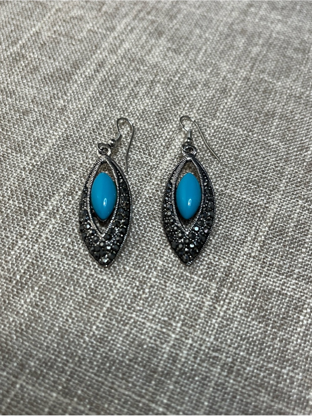 Tear Drop Dangle Turquoise Silver Tone Earrings with Rhinestone Accents Costume